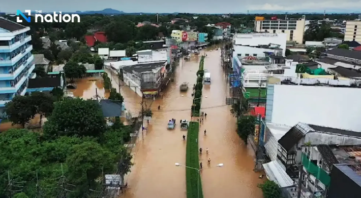 Heli Angkatan Udara Thailand Kirim Makanan untuk Korban Banjir di Chiang Rai